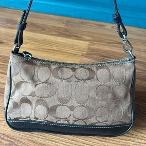 Vintage coach signature bag from early 2000’s